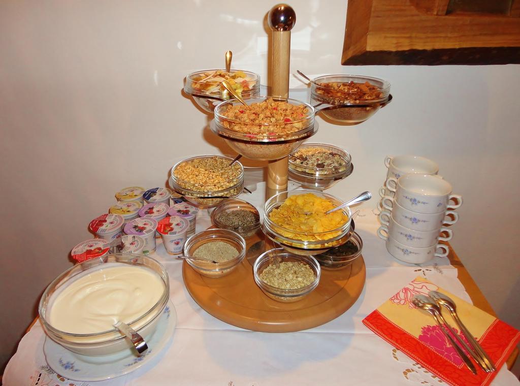 Garni Crepaz Bed and Breakfast Σέλβα ντι Βαλ Γκαρντένα Εξωτερικό φωτογραφία