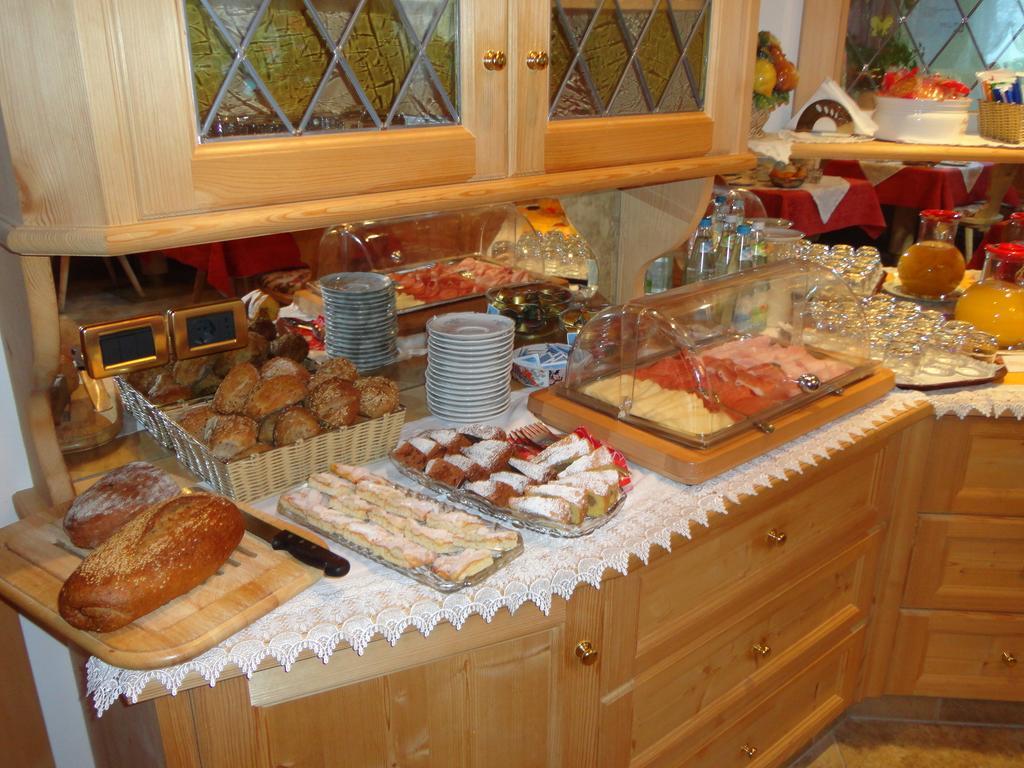 Garni Crepaz Bed and Breakfast Σέλβα ντι Βαλ Γκαρντένα Εξωτερικό φωτογραφία