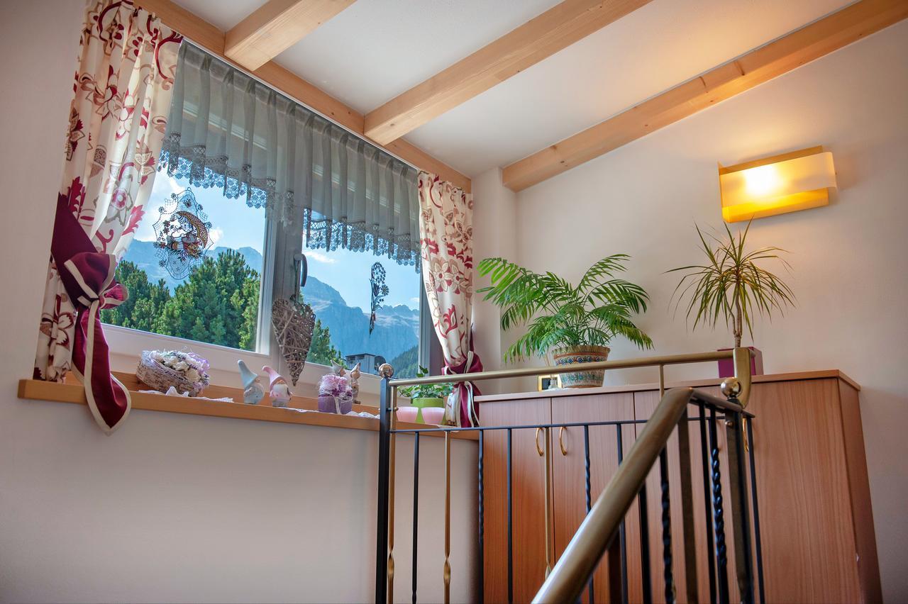 Garni Crepaz Bed and Breakfast Σέλβα ντι Βαλ Γκαρντένα Εξωτερικό φωτογραφία