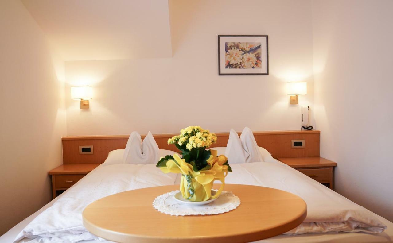 Garni Crepaz Bed and Breakfast Σέλβα ντι Βαλ Γκαρντένα Εξωτερικό φωτογραφία